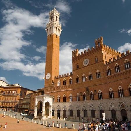 Modern & Strategic Apartment Siena Buitenkant foto