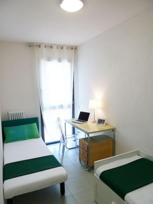 Modern & Strategic Apartment Siena Buitenkant foto