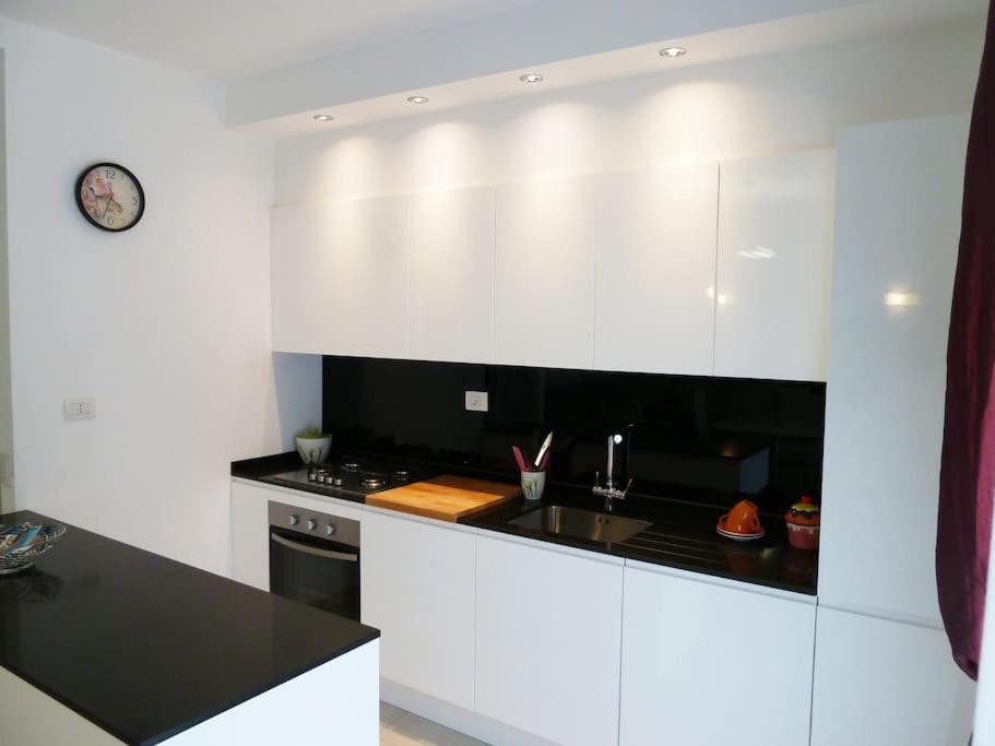 Modern & Strategic Apartment Siena Buitenkant foto